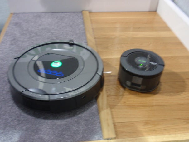 Left: iRobot Roomba 780, Right: iRobot Scooba 230