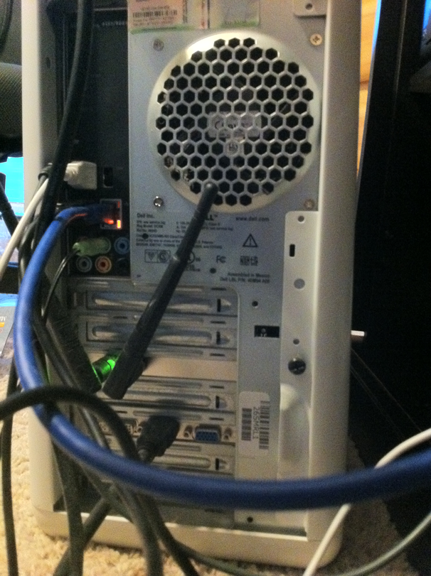 Clean Your Pc Cable Clutter Pcworld Does Your Desktop Look Like This It S Okay We Can Help