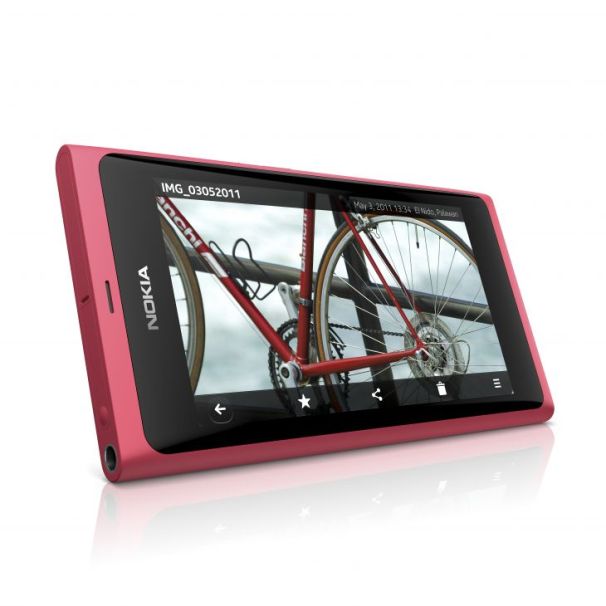 Nokia Unveils N9 Smartphone Using MeeGo