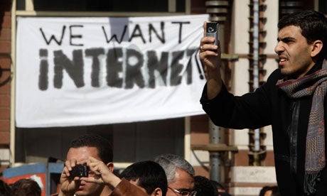 Anti-Mubarak activists protest the government-mandated Internet shutdown in Egypt last January. Image: Ben Curtis/AP