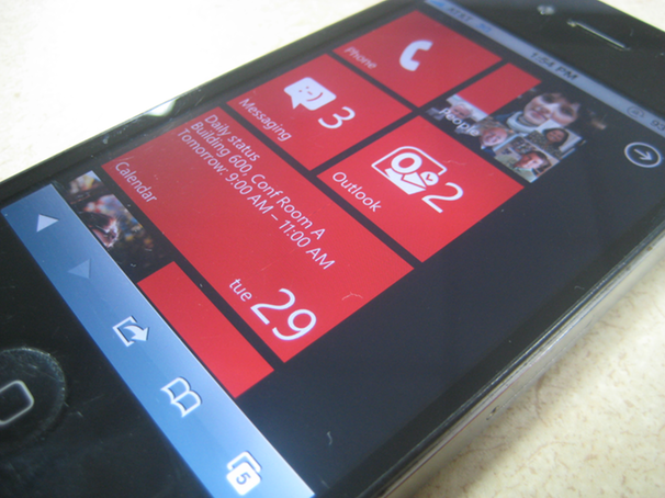 Microsoft Wants to Turn Your Android or iPhone Into a Windows Phone