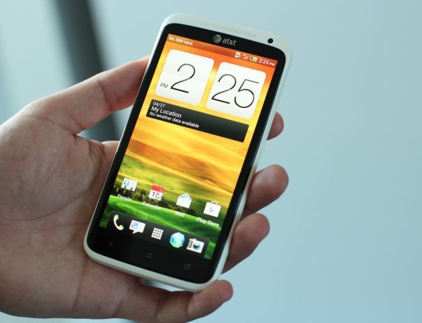 Что лучше айфон или htc one x