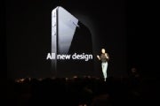 Steve Jobs announces iPhone 4's new design features.